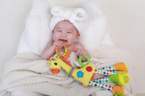 代怀生子好找吗宝宝头上有白色的小点