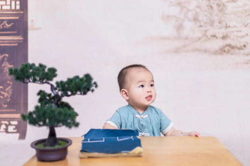 代怀生子好找吗怀孕初期胃部不适